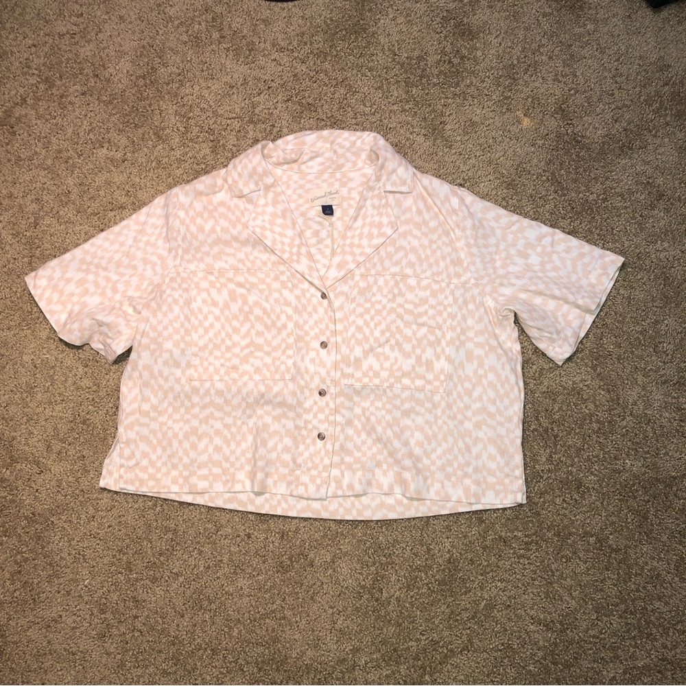 Universal Thread Cropped Button Shirt